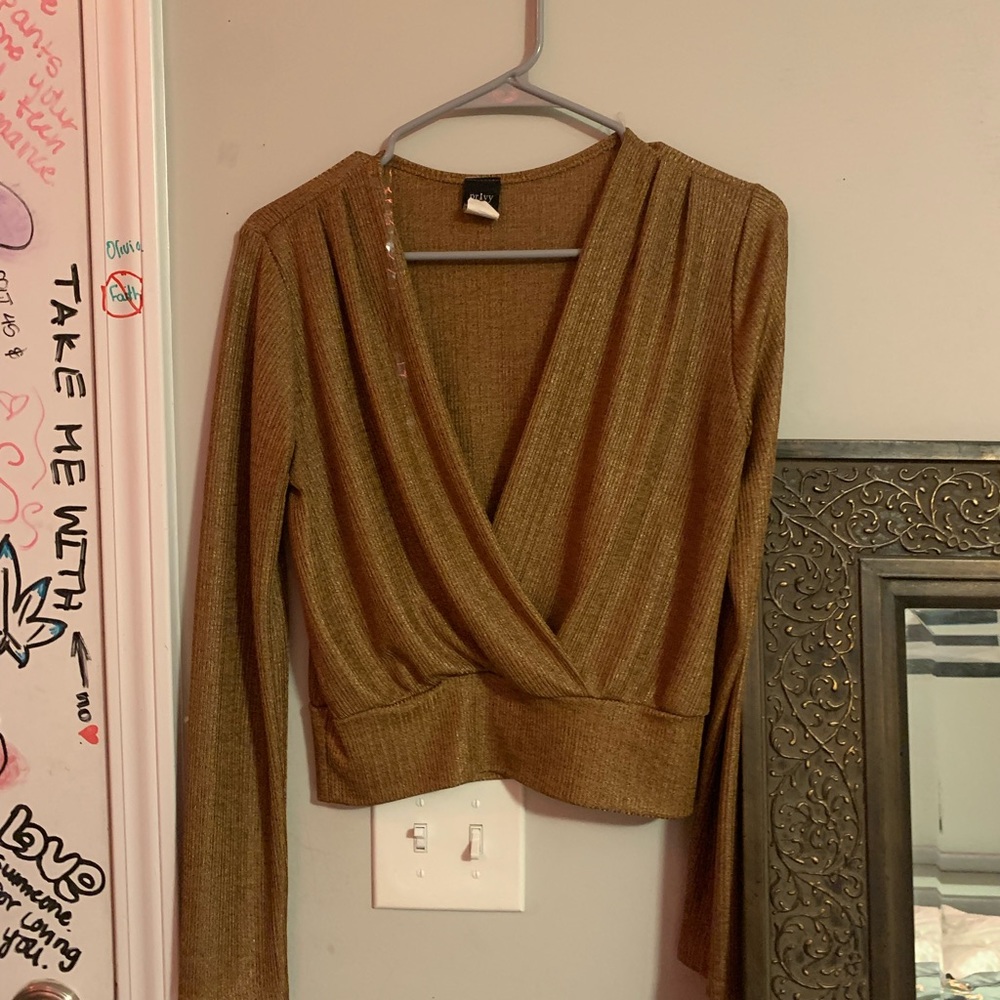 GOLD LOW CUT CLUBBING SHIRT